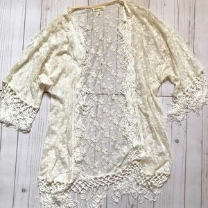 White Monteau Lace Boho Kimono Fringe Trim